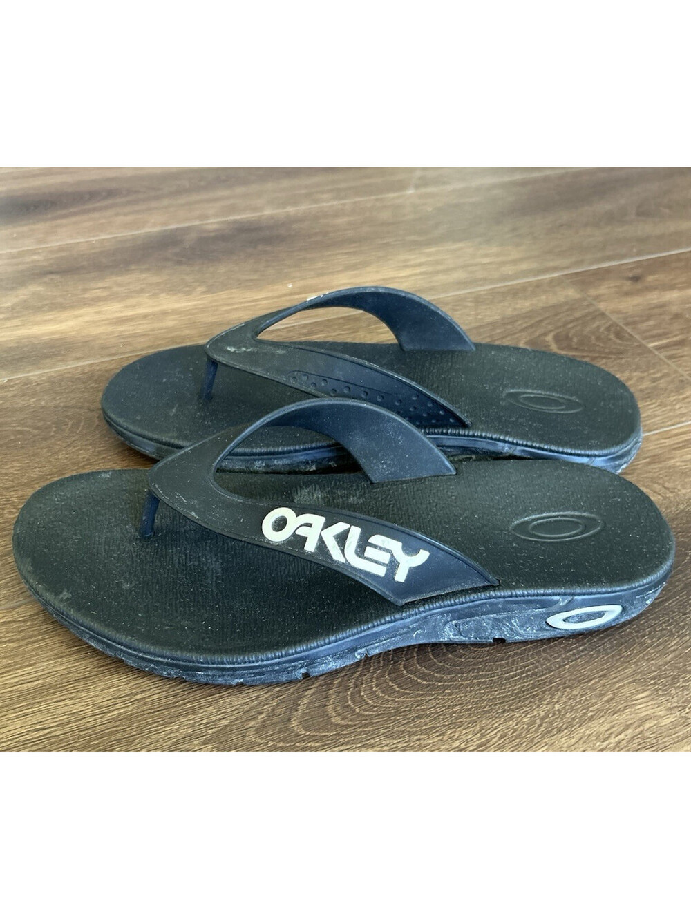 Oakley B1B Men's Flip Flops Blackout Size 9 Water Sandals New